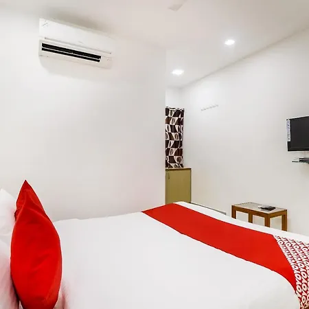 Oyo Hotel D Veeray-3