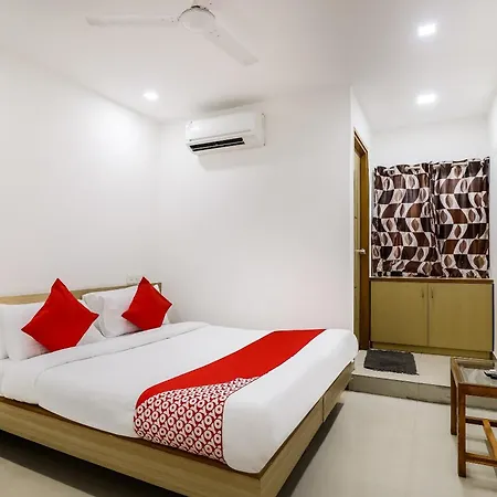 Oyo Hotel D Veeray-2